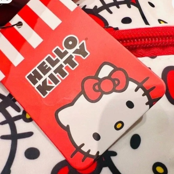 New Sanrio Hello Kitty Face AOP Duffle Bag Red Bioworld Weekender Carry-On⭐️⭐️⭐️ - Picture 4 of 17